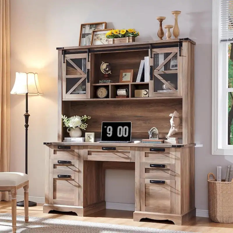 Bureau de style ferme, bureau de direction en bois avec station de recharge