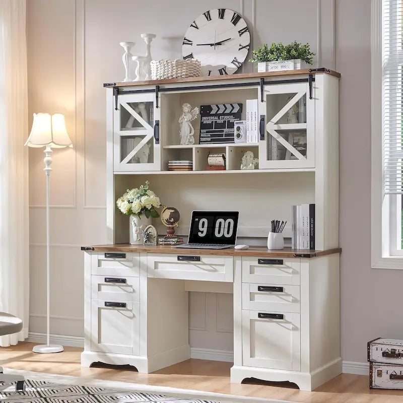 Bureau de style ferme, bureau de direction en bois avec station de recharge