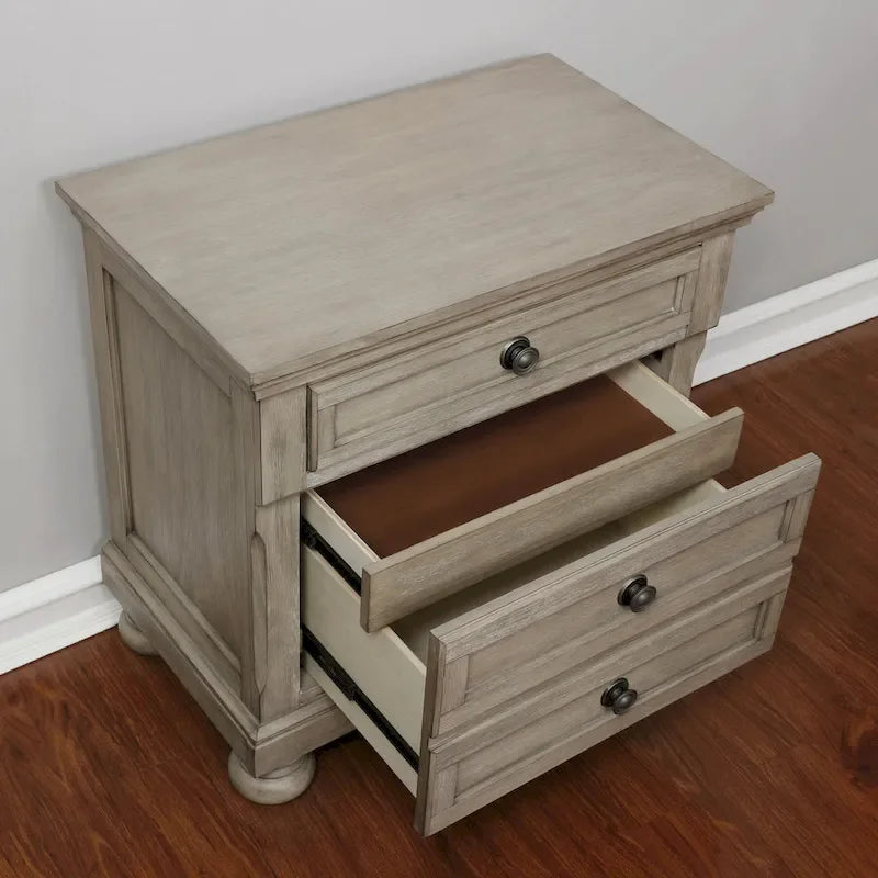 Ensemble de chambre à coucher 3 pièces en bois gris de transition avec lit traîneau et port USB